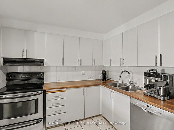 5th image of 2 Maple Ridge Cres #B