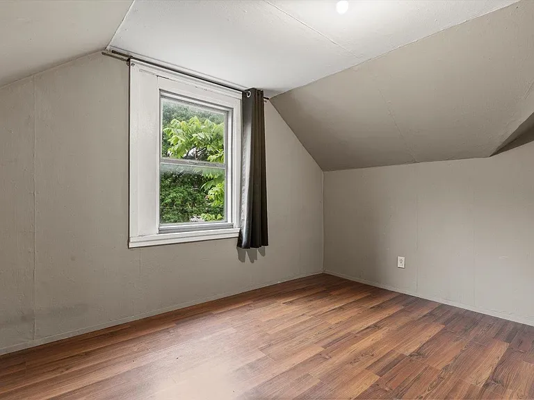 231 Spruce St — Photo 12