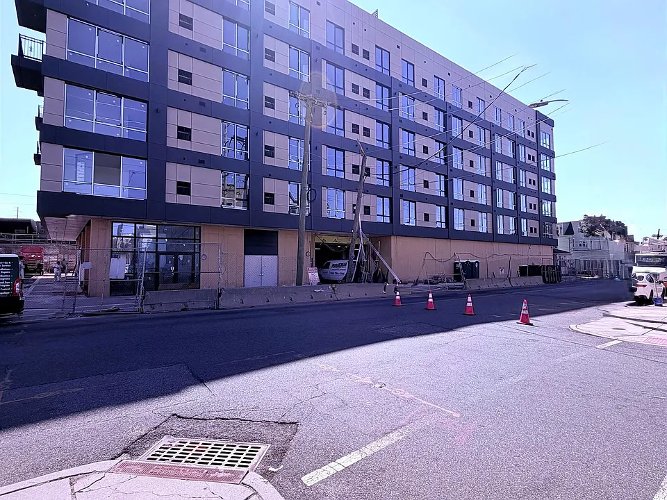 90 Avenue E #601
