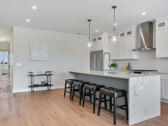4th image of 5137 N Lincoln Ave #2N
