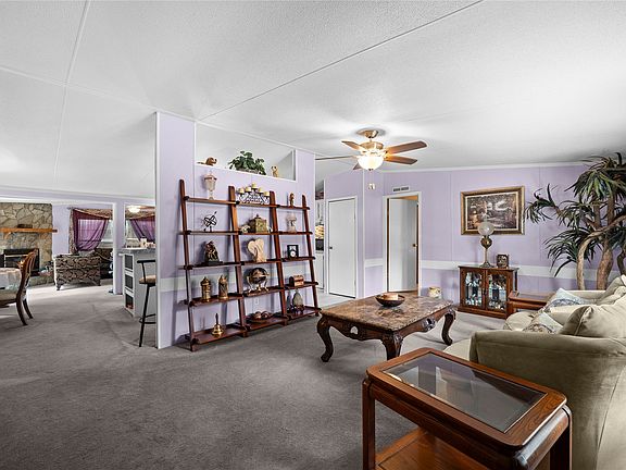 3rd image of 94114 Winterberry Ave