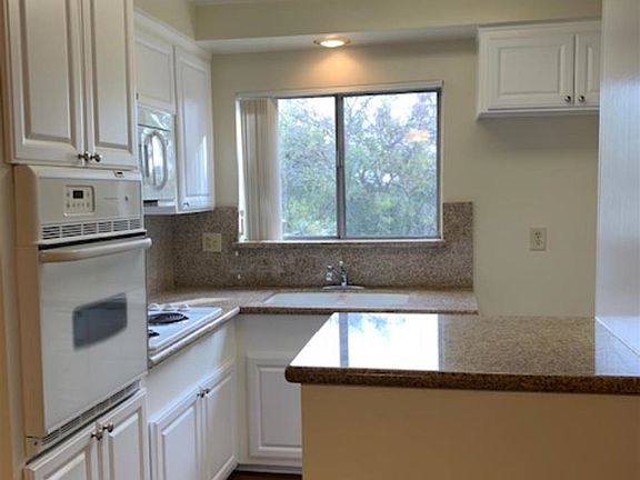 4th image of 520 S 6th St #B