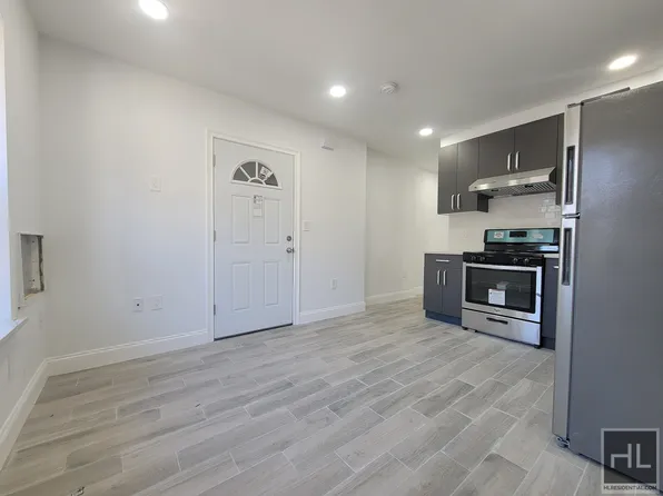 184 Battery Avenue image 2 of 5