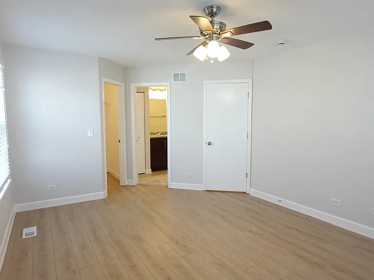 881 Essex Cir #881 — Photo 17