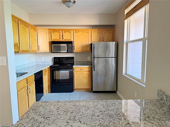 3rd image of 249 Freemason St #408