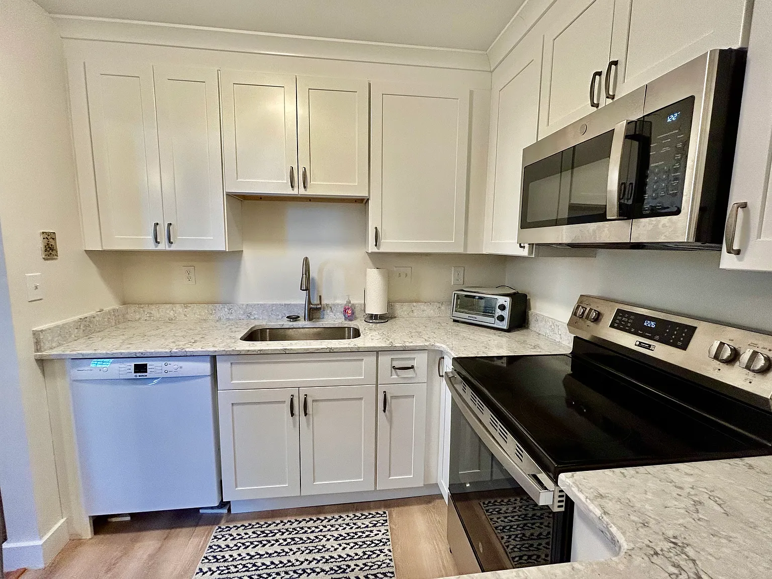 1 bed, 680 sqft, $2,300 — Photo 4