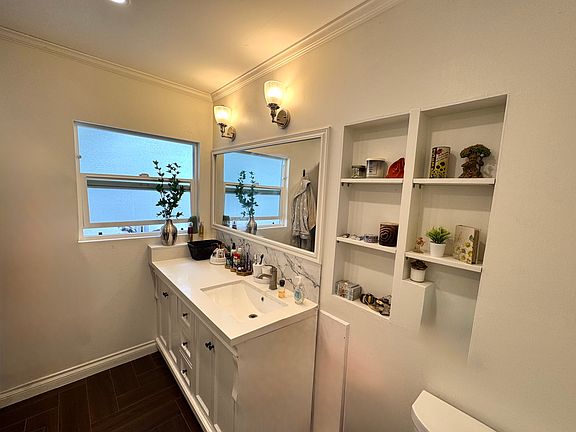 5th image of 467 Levering Ave