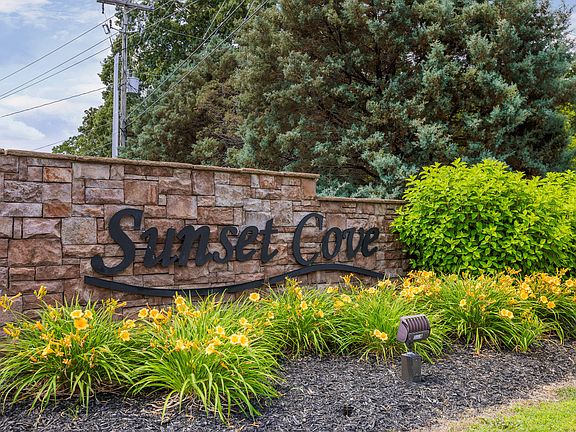 4th image of 14 Sunset Cove Dr
