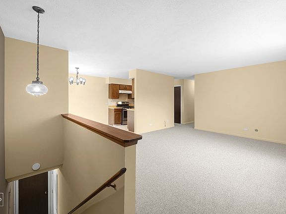 3rd image of 326 Plumwood Ct #326