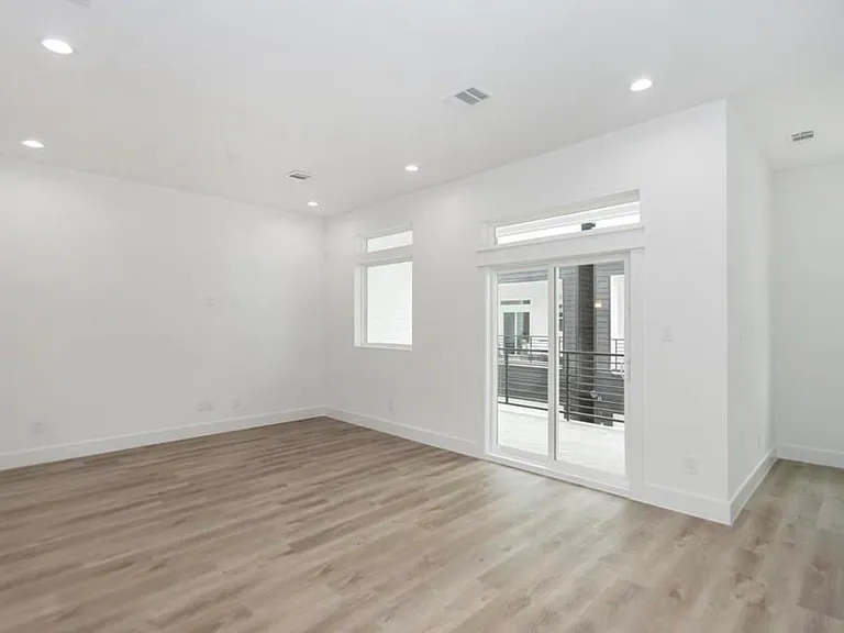 505 Schweikhardt St — Photo 3