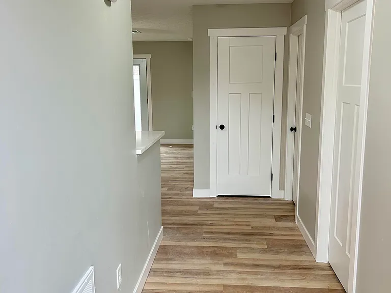 125 S Main St #1A — Photo 4