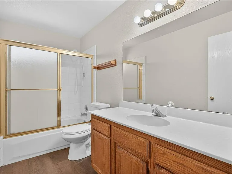 2176 E Decatur Ave — Photo 17
