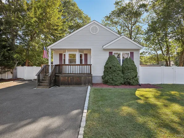 205 Crystal Brook Hollow Road, Port Jefferson Station, NY 11776