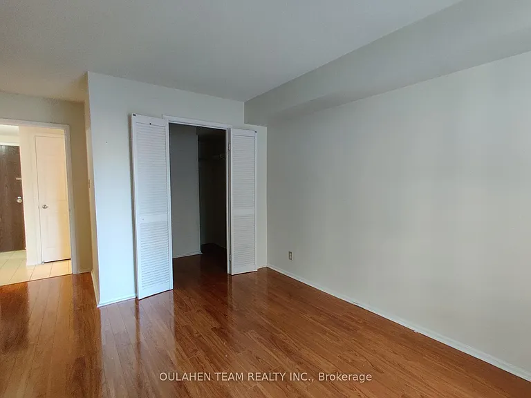 711 Bay St #717 — Photo 9