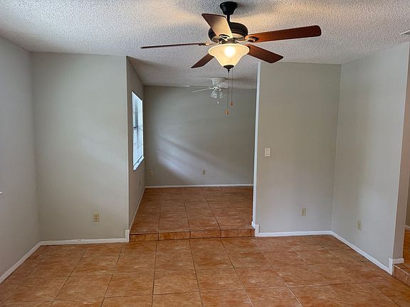 3rd image of 113 S Deerwood Ave