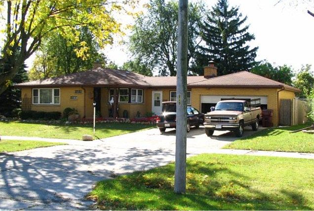 1st image of 42 Broadway Ave