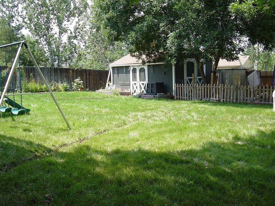 Walk-out back yard