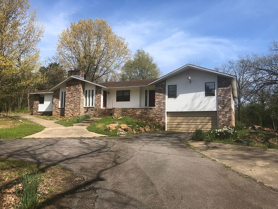 1st image of 2805 Skyline Dr