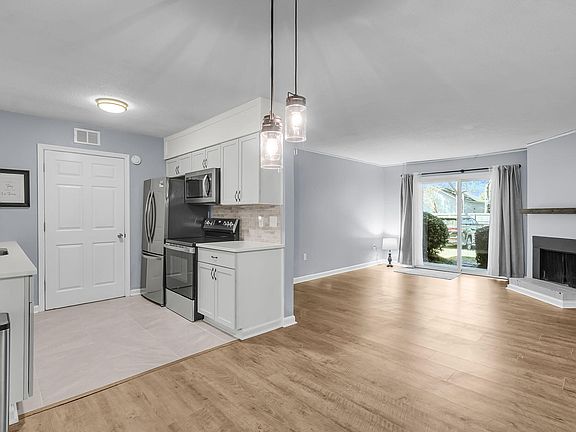 4th image of 1402 Camp Rd APT 8A