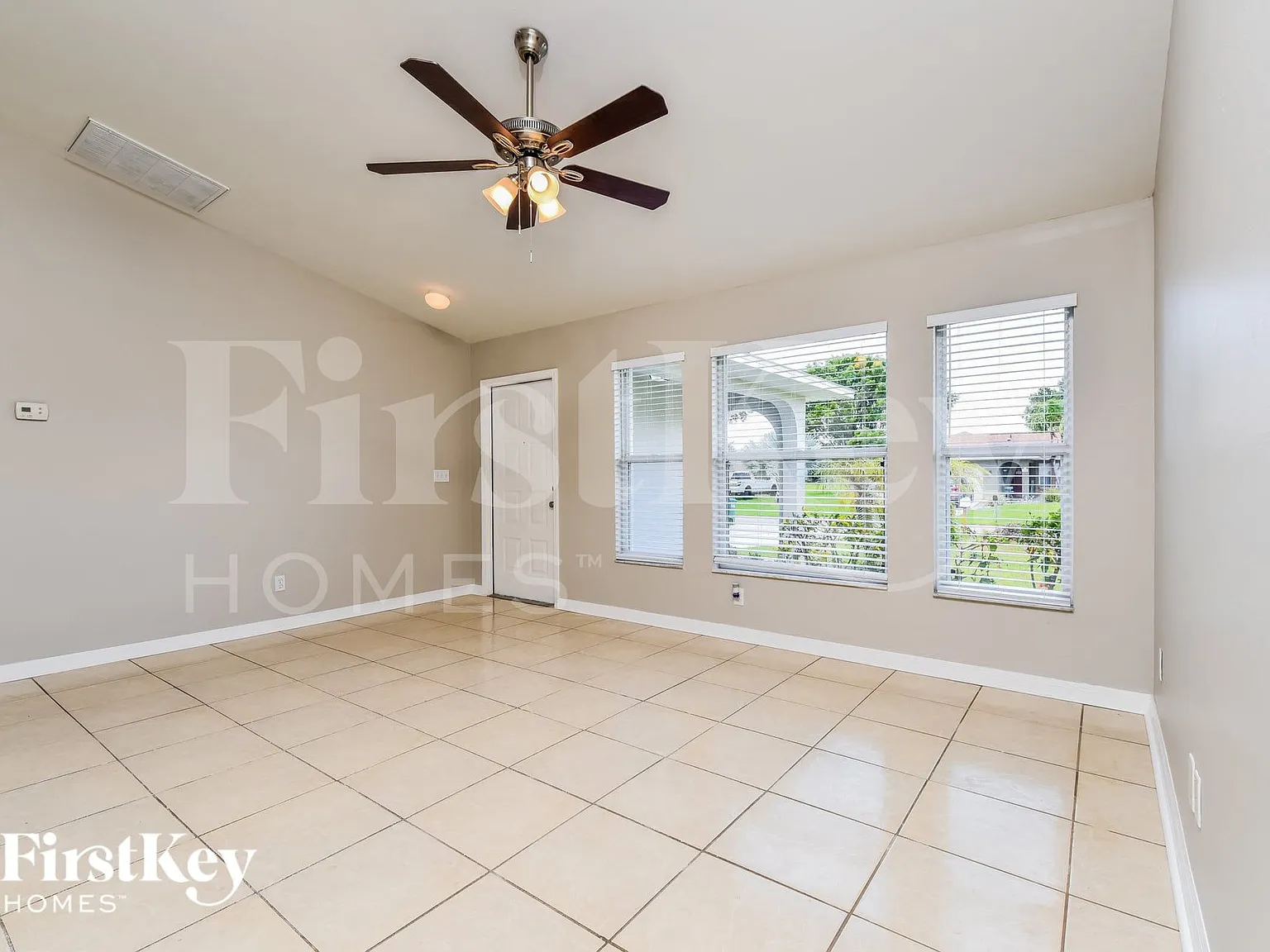 3 bed, 2.0 bath, 1216 sqft, $1,605 — Photo 4