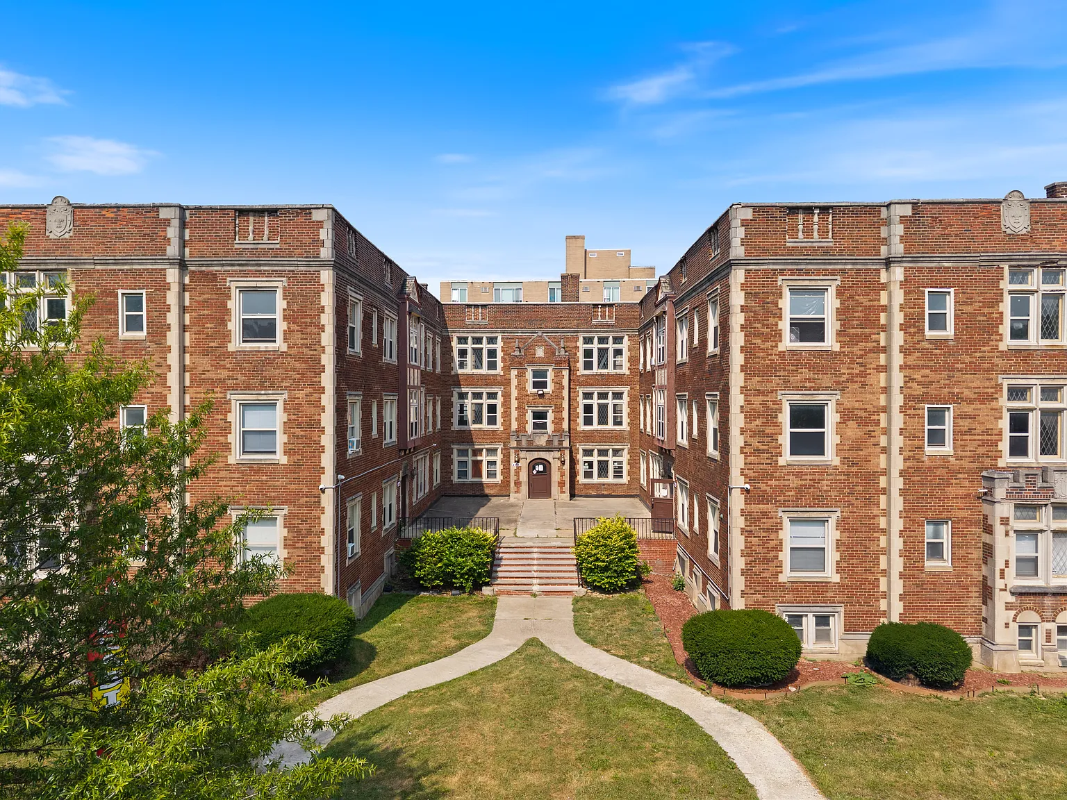2 bed, $1,249 — Photo 1