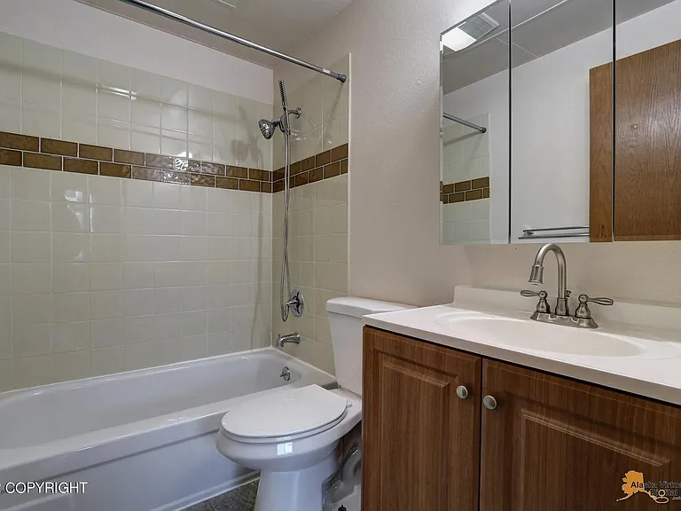 5215 E 26th Ave #6 — Photo 13