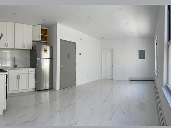 2nd image of 5819 Granger St Floor 2