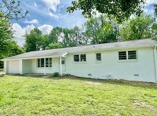 910 N Holly St, Monterey, TN 38574