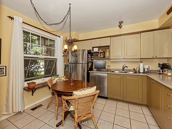 3rd image of 28 Monterey Dr