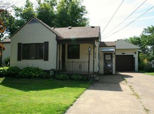 122 Schiller Ave, Sandusky, OH 44870
