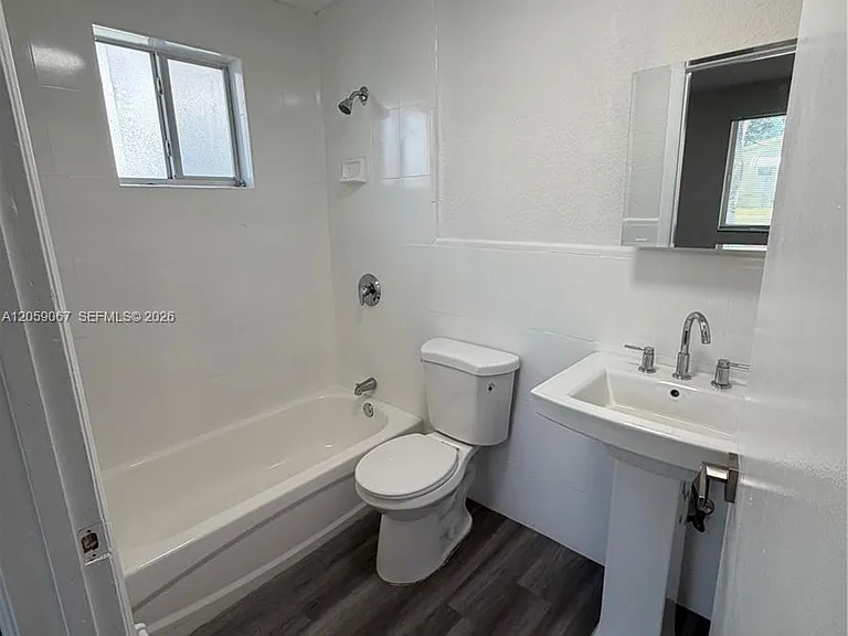 590 NW 58th St — Photo 10
