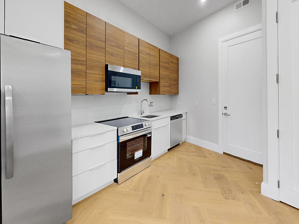 1st image of 1 Jackson St #202