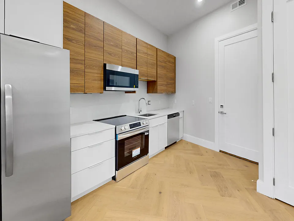 1 Jackson St #202