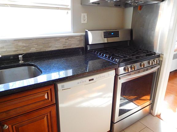 4th image of 10401 Montrose Ave APT 202