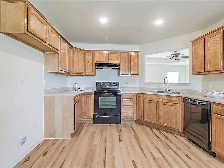 4607 SW Limestone Ave — Photo 9