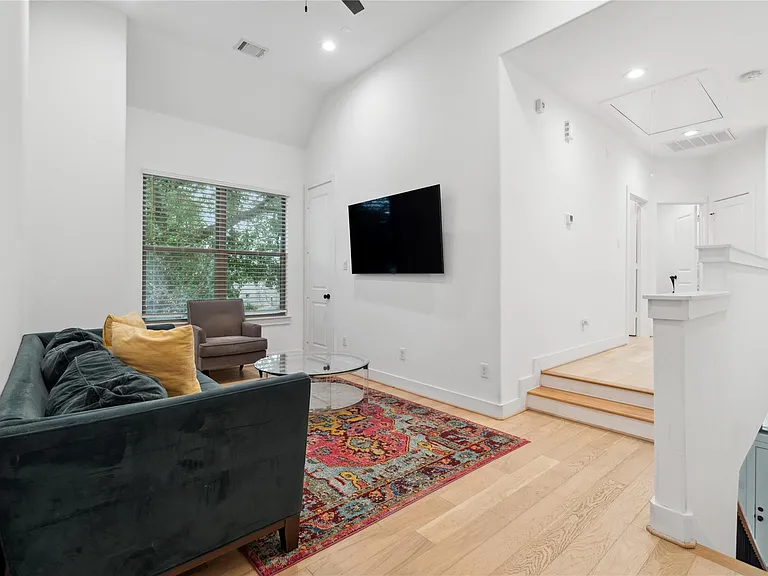 2607 Rosalie St — Photo 12