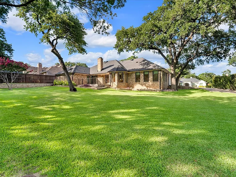 610 Timber Way — Photo 36
