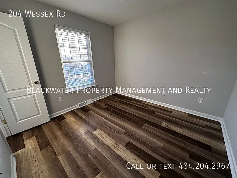 204 Wessex Rd — Photo 16