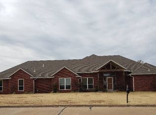 915 Sutter Dr, Fairview, OK 73737