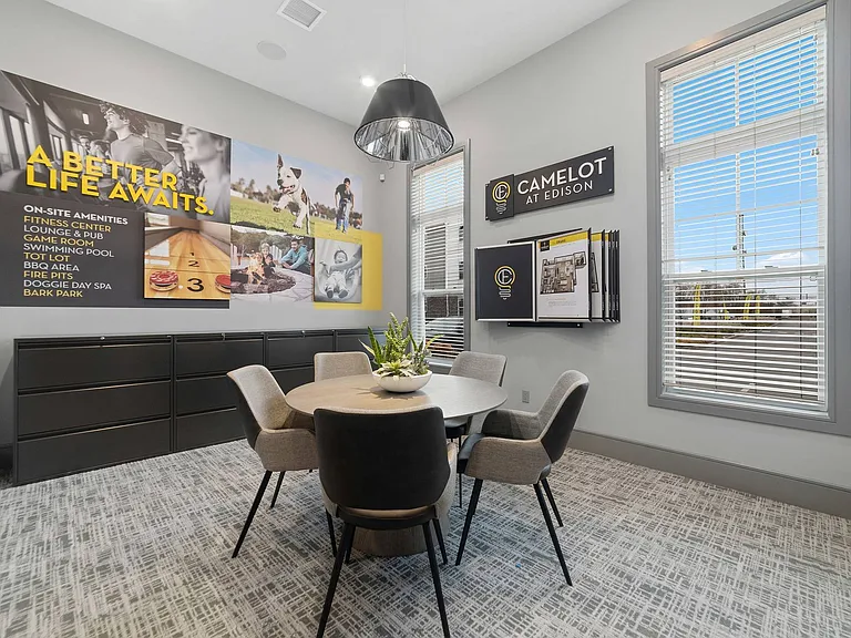 Camelot at Edison — Photo 15