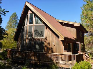 720 Catalpa Dr, Grants Pass, OR 97526