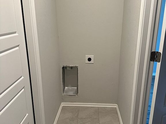 3rd image of 230 SW 34th St Unit 1213