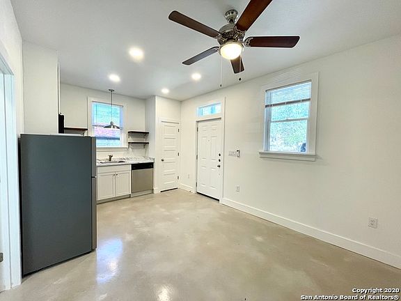 5th image of 1115 Nolan St #2100