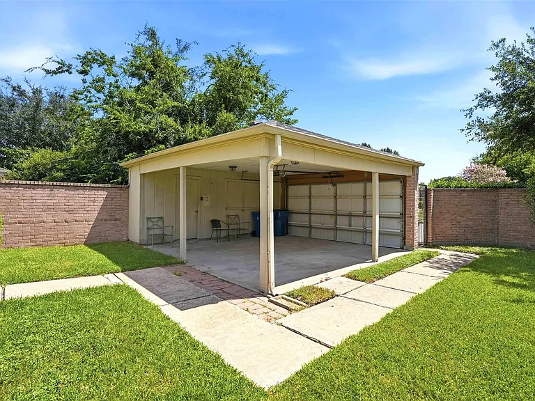 7502 Addicks Clodine Rd — Photo 29