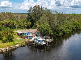 1422 Bayshore Rd, Ruskin, FL 33570