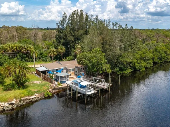 1422 Bayshore Rd, Ruskin, FL 33570