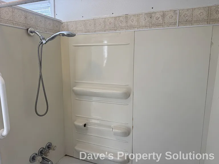 440 Buick St — Photo 8