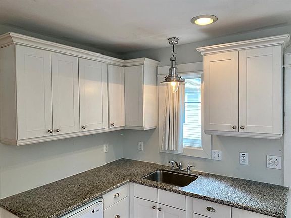 4th image of 1209 1/2 Cortlandt St