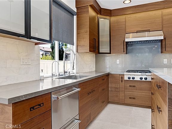 2nd image of 2588 Thorman Pl