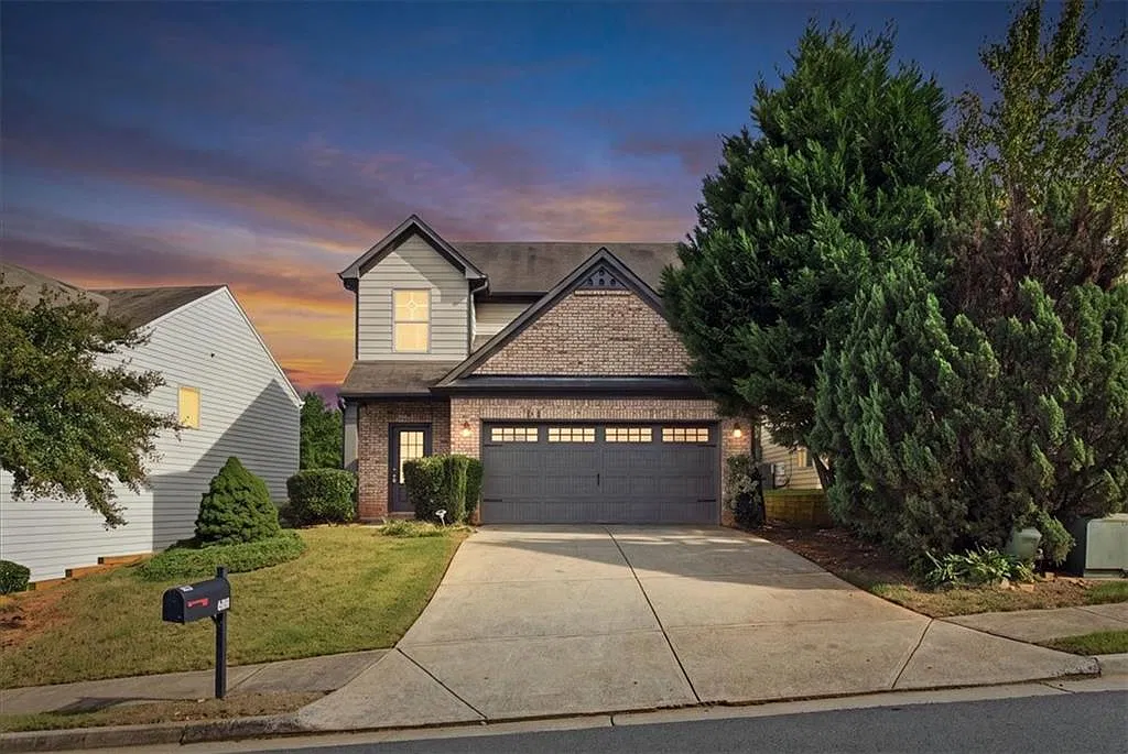 3 bed, 2.5 bath, 2084 sqft, $2,200 — Photo 1
